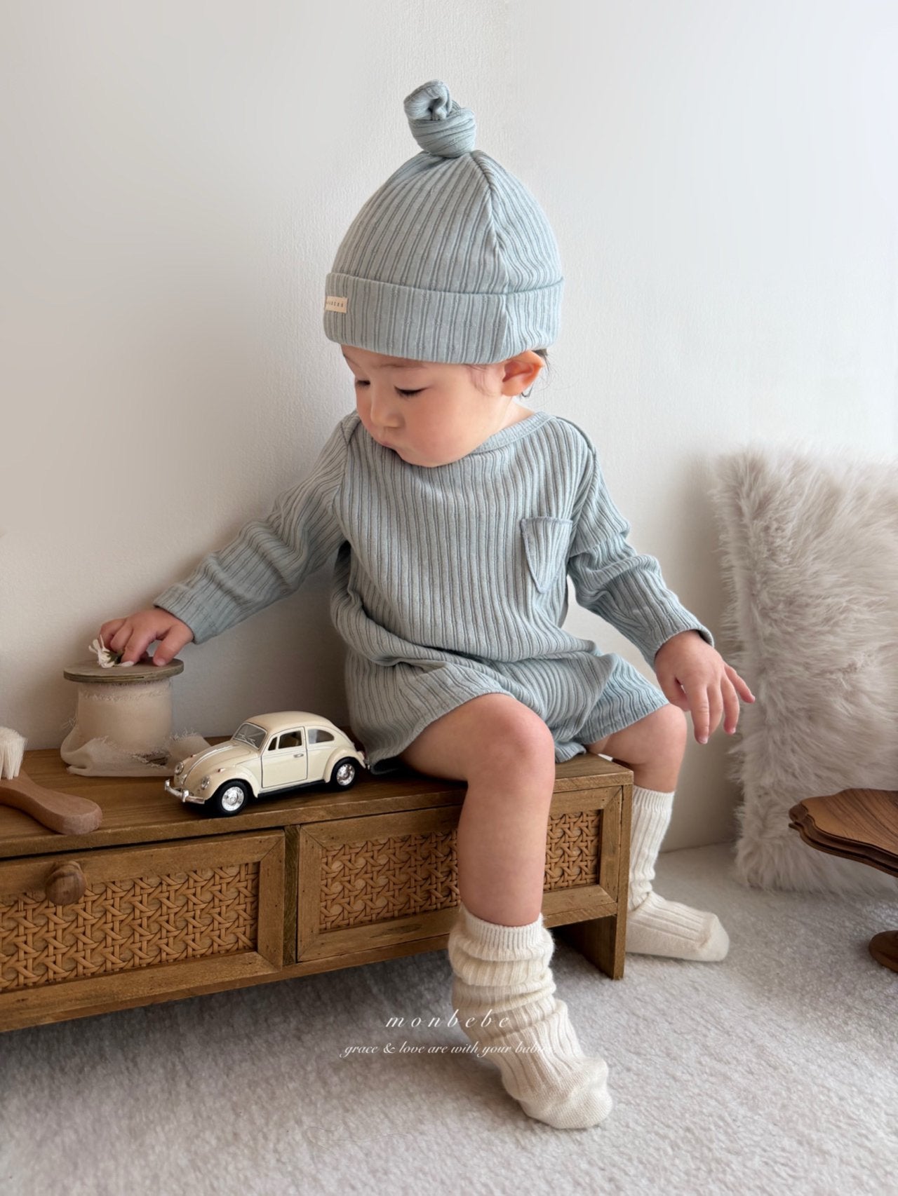 Leo boy suit