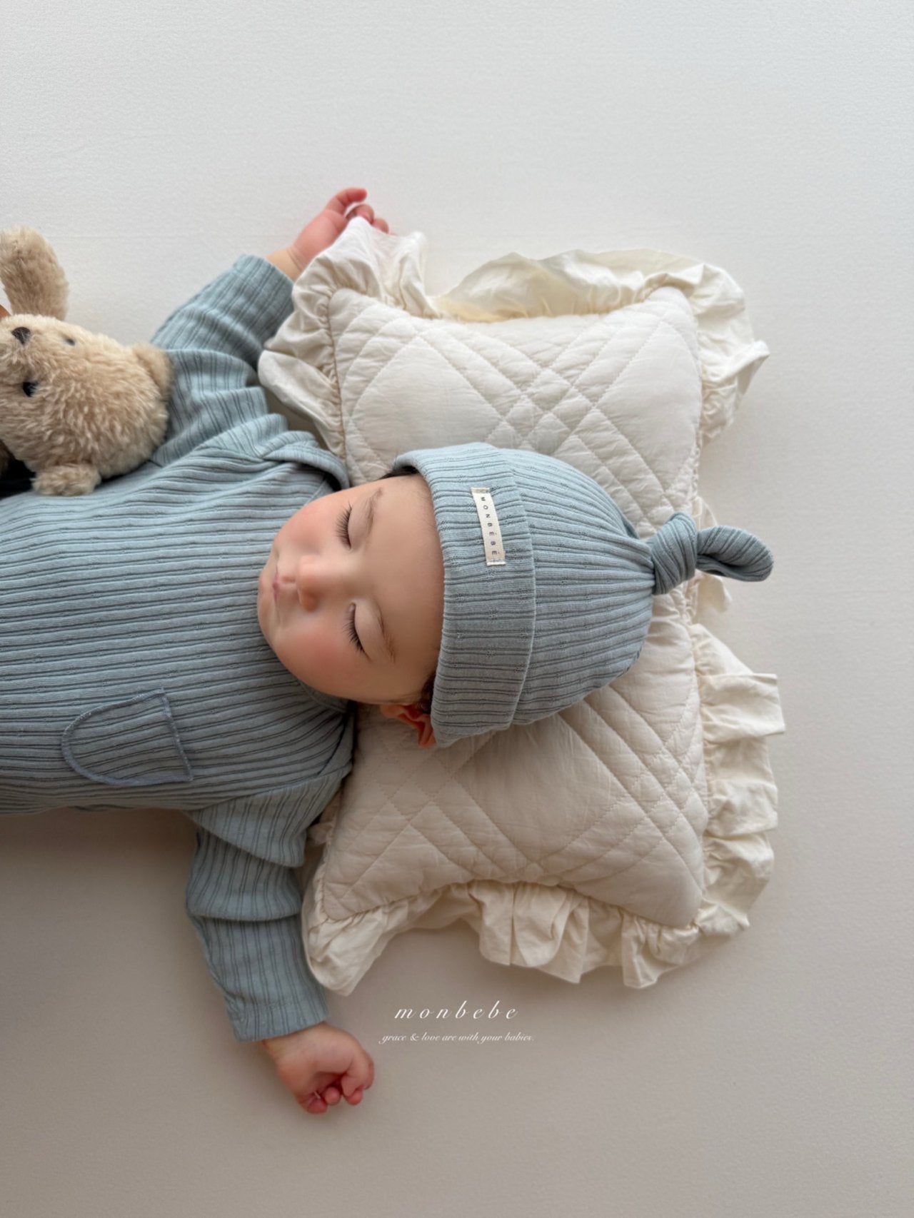 Leo boy suit